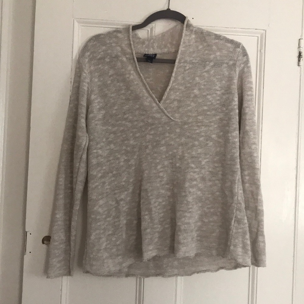 Whiteish/gray blouse